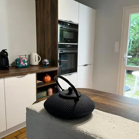 Maison De Pecheur Au Pied De La *